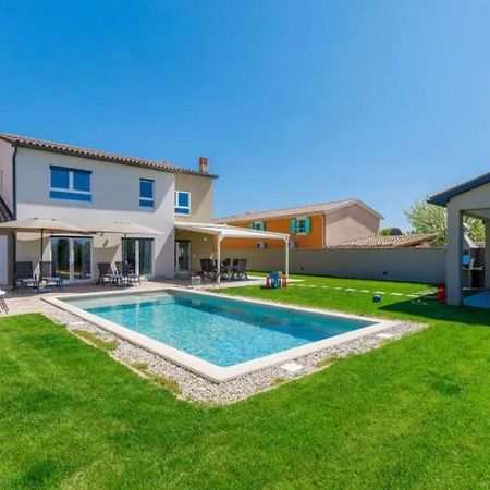 Villa Edi-Heated Pool & E-Bike Šišan エクステリア 写真