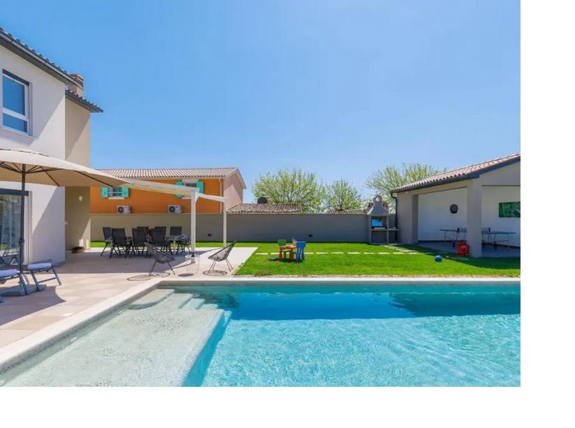Villa Edi-Heated Pool & E-Bike Šišan エクステリア 写真