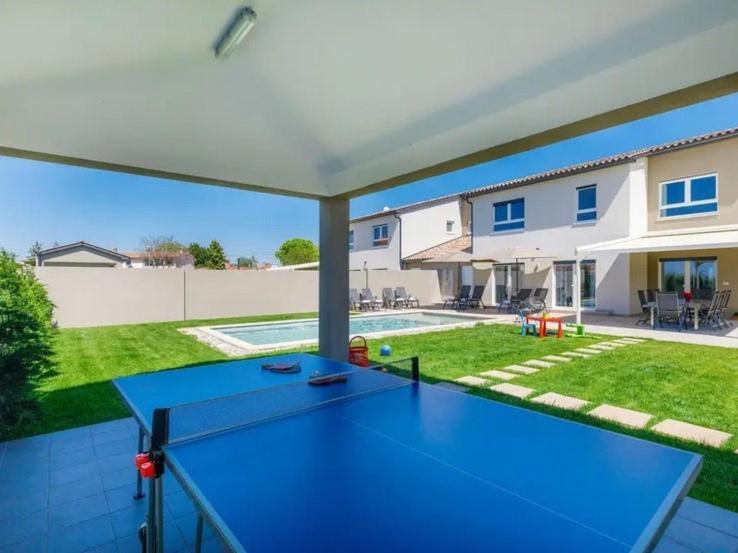 Villa Edi-Heated Pool & E-Bike Šišan エクステリア 写真
