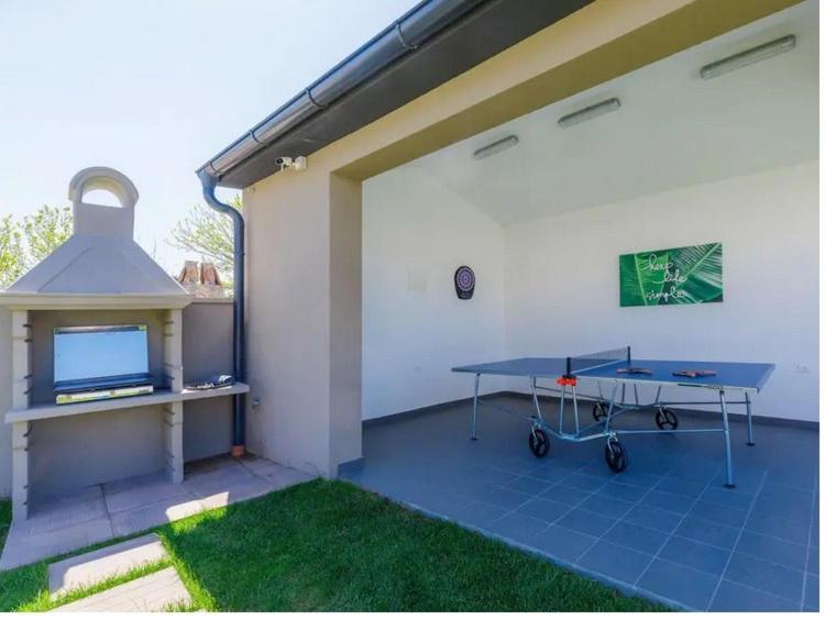 Villa Edi-Heated Pool & E-Bike Šišan エクステリア 写真
