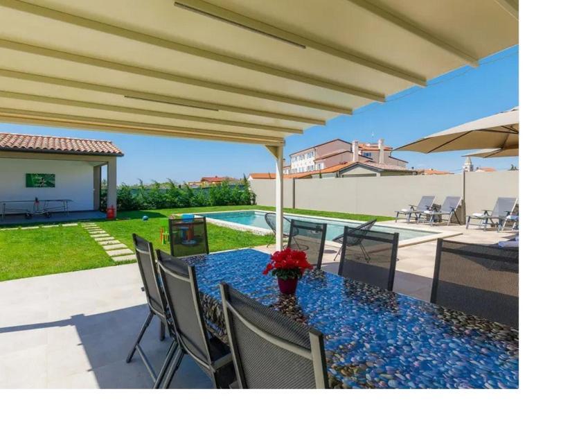 Villa Edi-Heated Pool & E-Bike Šišan エクステリア 写真