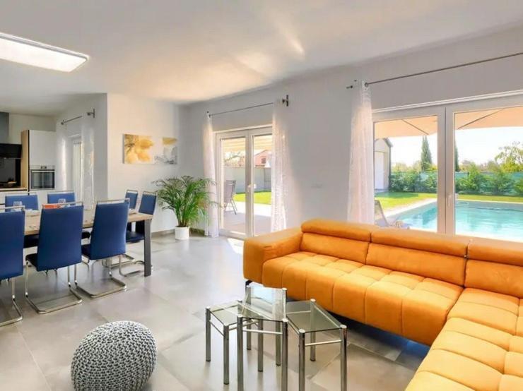 Villa Edi-Heated Pool & E-Bike Šišan エクステリア 写真